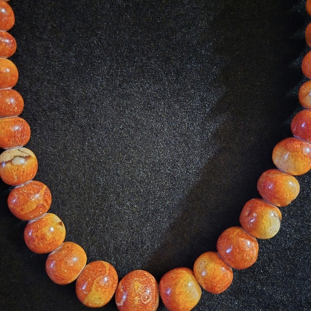 Apple Coral Vintage Graduated Necklace